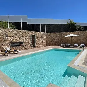 https://la-morreta-suites-i.in-canary-islands.com